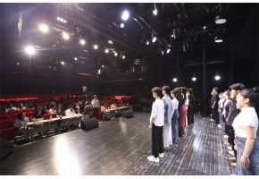 大黑吊操逼逼视频高三年级表演专业举行阶段考试